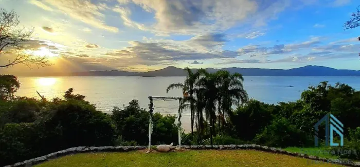 Terreno com a Melhor vista panorâmica para Gov Celso Ramos em Jurerê Internacional - FLORI