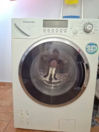 Máquina de lavar roupas Eletrolux fronta (com defeito)l