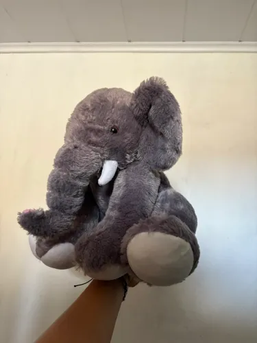ELEFANTE DE PELÚCIA 