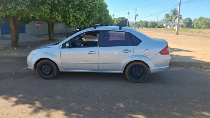 Ford Fiesta Sedan 1.0 8V Flex 4P 2008