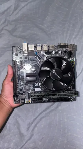 Placa-Mãe Goldentec H81 LGA 1150 DDR3 + Cooler - Excelente Estado