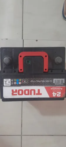 Bateria de carro novo e reboque  pra carro