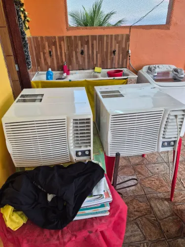 Vendo dois ar-condicionado 