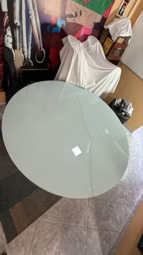 Mesa Jantar 8 Lugares tampo de vidro.