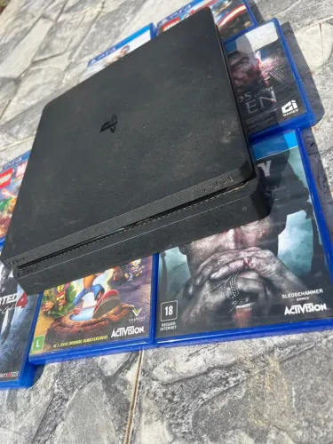Ps4 com jogos 2 controles cabos