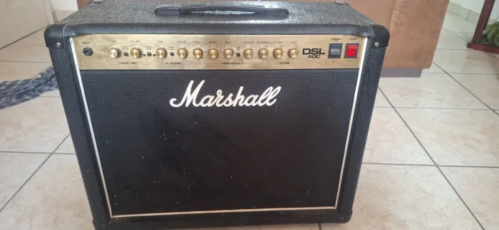 Marshall DSL 40C, aceito troca por pedaleira.