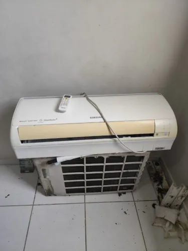 Ar Condicionado para retirada de peças