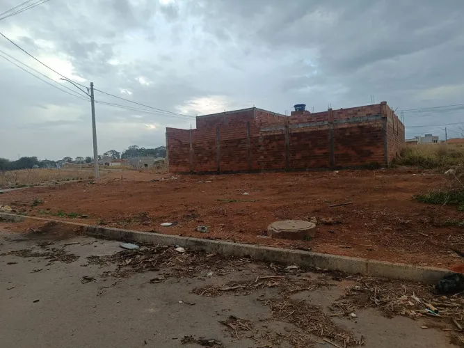 Lote de esquina (ágio) - Acrópole 