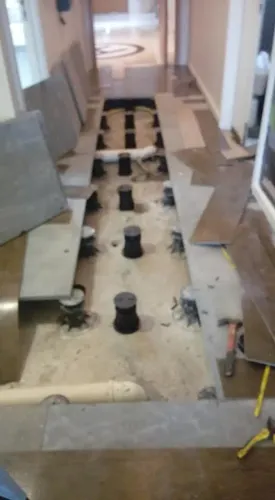 Manutenção e reforma de pisos elevados