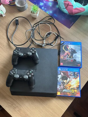 PS4 Slim 1tb 2 controles (Originais) 2 jogos IMPECÁVEL pegar e usar! | Ipanema - RJ |