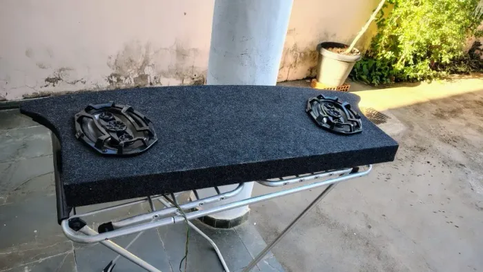 VENDO SOM USADO: CX SELADA, TAMPA COM ALTO FALANTES 69 E UM AMPLIFICADOR TARAMPS 400