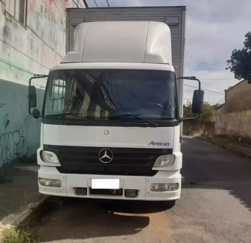 Caminhão Mercedes Atego 2007 baú