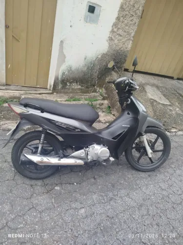 Vendo Honda biz 125, completa