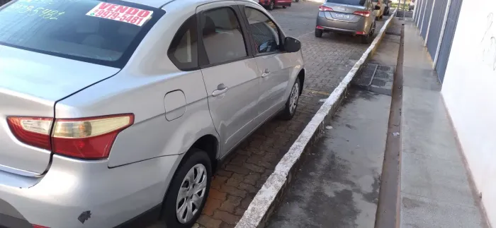 Fiat Grand Siena Attrac. 1.4 EVO F.flex 8V 2014
