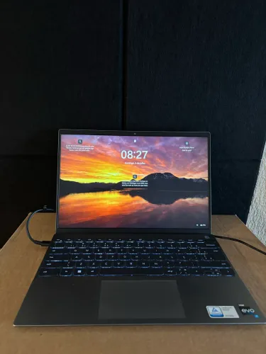 Dell vostro 5320 BCC 13 polegadas 16 gb RAM 528 gb SSD