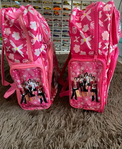 MOCHILA RBD - NOVA, NUNCA USADA!
