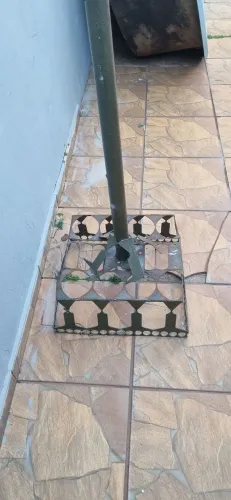 Lixeira porta de residência