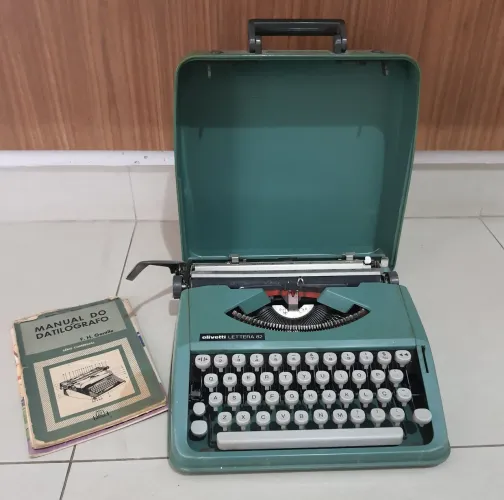 Máquina Datilografia Olivetti Lettera 82  R$600
