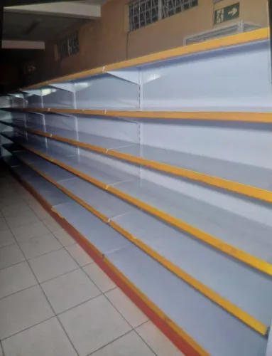 Gôndolas p supermercado