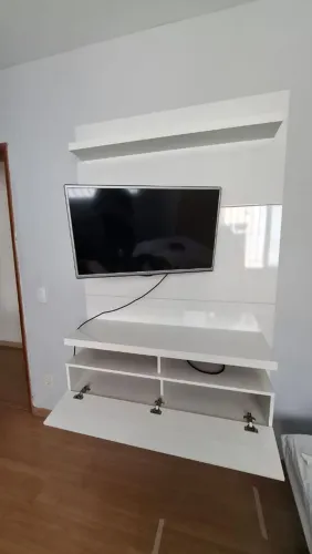 Rack de TV fixo a parede