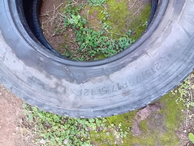 2 Pneus 710 215/75 R 17.5