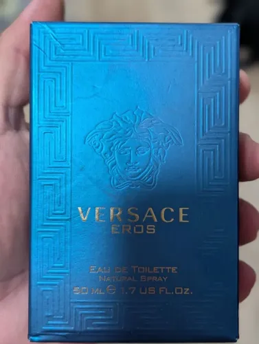 Versace Eros 50ml<br><br>R$ 250,00<br><br>NOVO, comprei errado e nunca usei