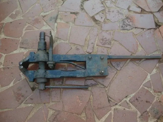 Morsa Antiga de Ferreiro