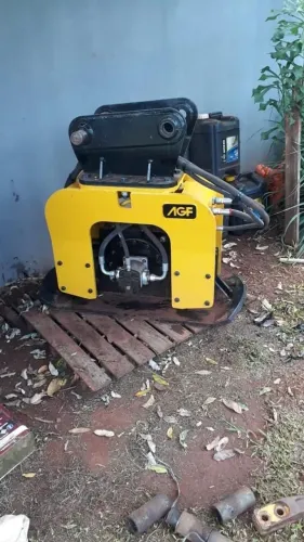 Compactador de Solo ch400.