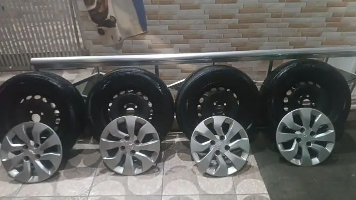 Aro 14 prisma 2019 tem Tambem pneus 16