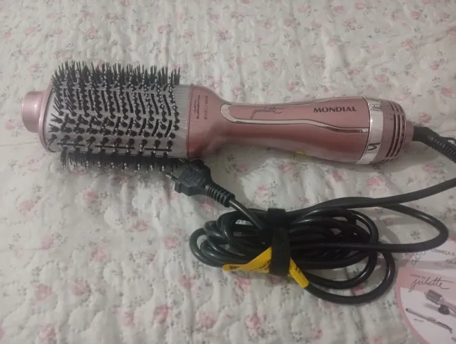 Vendo uma escova alisadora