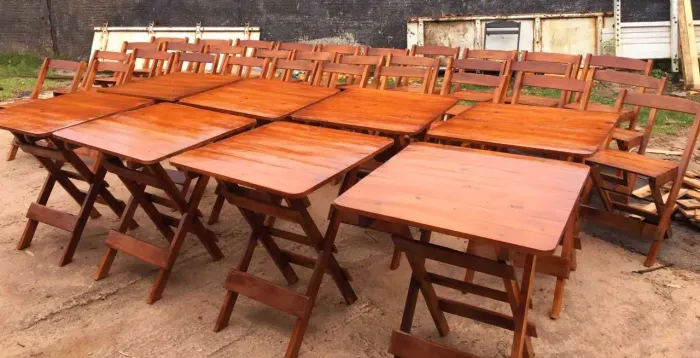 Mesas e cadeiras dobráveis