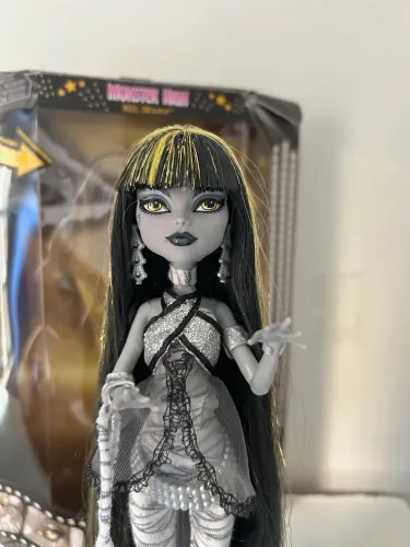 Boneca Cleo Real Drama