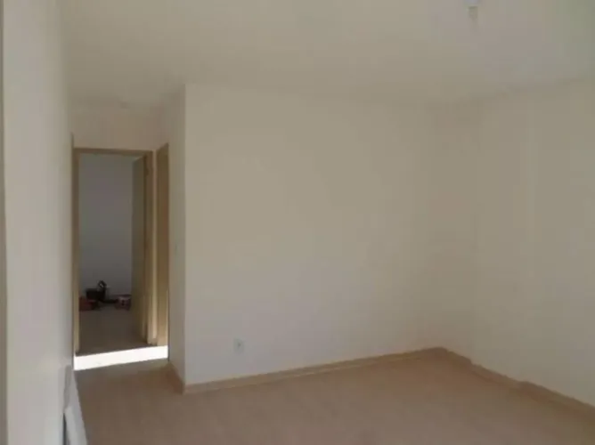 BS IMOBILIÁRIA VENDE!  Excelente apartamento na Rua Noronha Torrezão, totalmente reformado