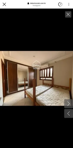 Cama de solteiro em sucupira 300,00 cada com colchão 450,00