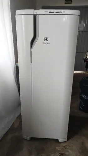 Geladeira Eletrolux RE31 (Não está funcionando)
