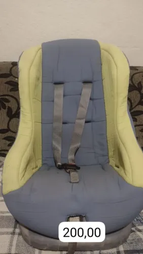 Caderinha infantil de carro