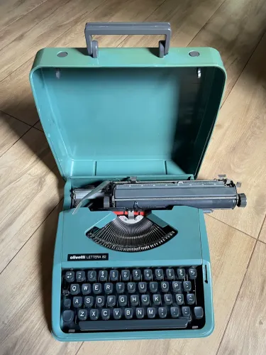 Máquina de escrever antiga