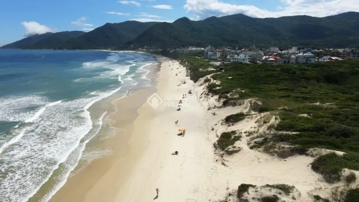 Terreno com 388,99 m² no Pântano do Sul