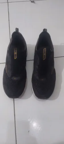 Tenis Mizuno 44/46 novinho. Só foi usado uma vez.