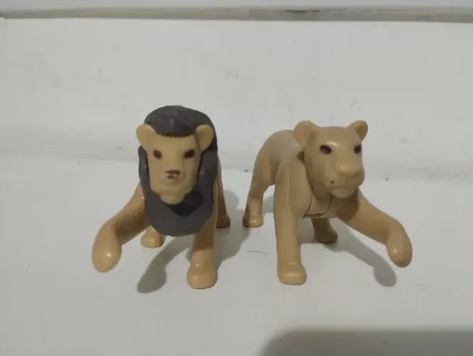 Playmobil leão e leoa