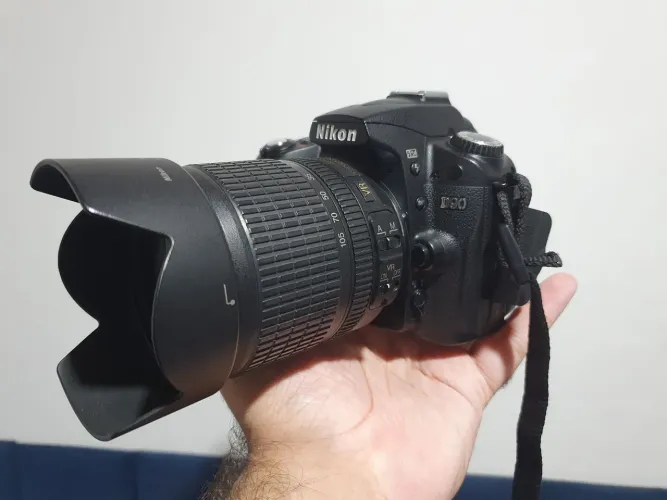 Nikon D90 