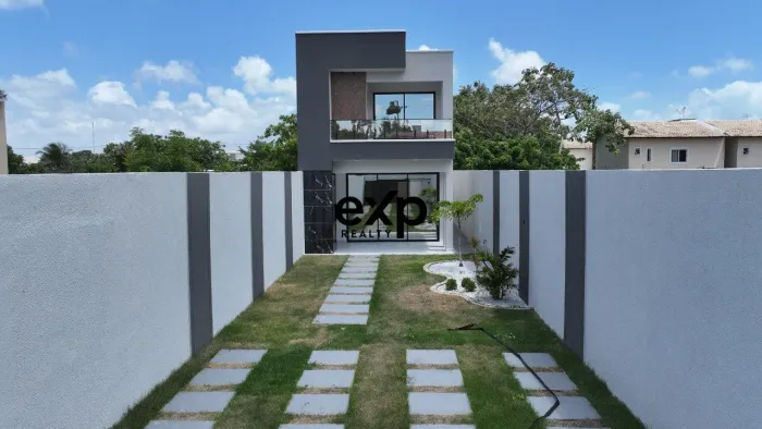 Casa Duplex de Alto Padrão com 4 Suítes, Área Gourmet e Localização Privilegiada - Eusébio