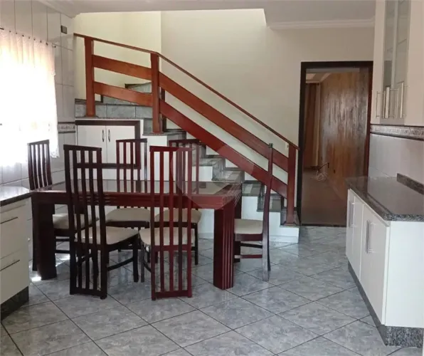 Sobrado com 3 quartos para locação em Jardim regina - SP