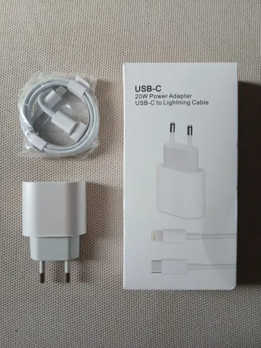 Carregador de iPhone - Novo