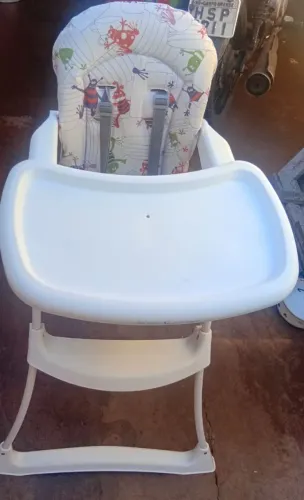 Vendo cadeira alimentação 