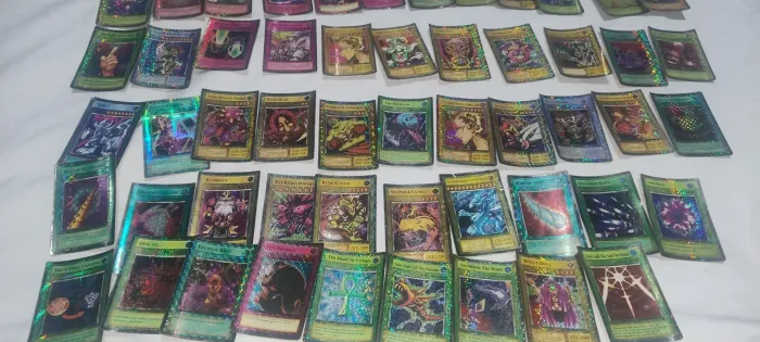 Lote 52 Cartas Brilhantes De banca Yu-Gi-Oh Antigo 