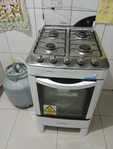 Vendo fogão 4 bocas esmaltec