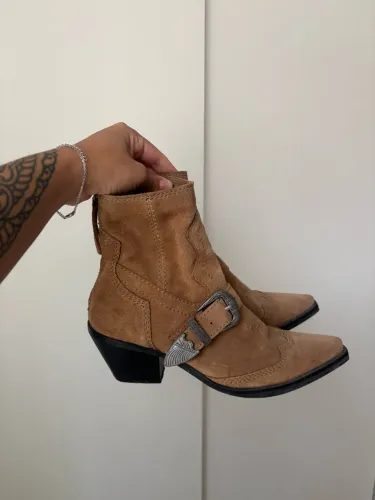 Bota Zara Couro