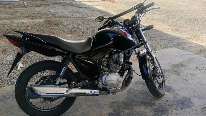 Fan 125 , 2010 mista com frente da 150 e partida elétrica 