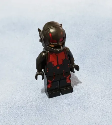 LEGO minifigura Hank Pym (Set 76039) (MUITO RARO)